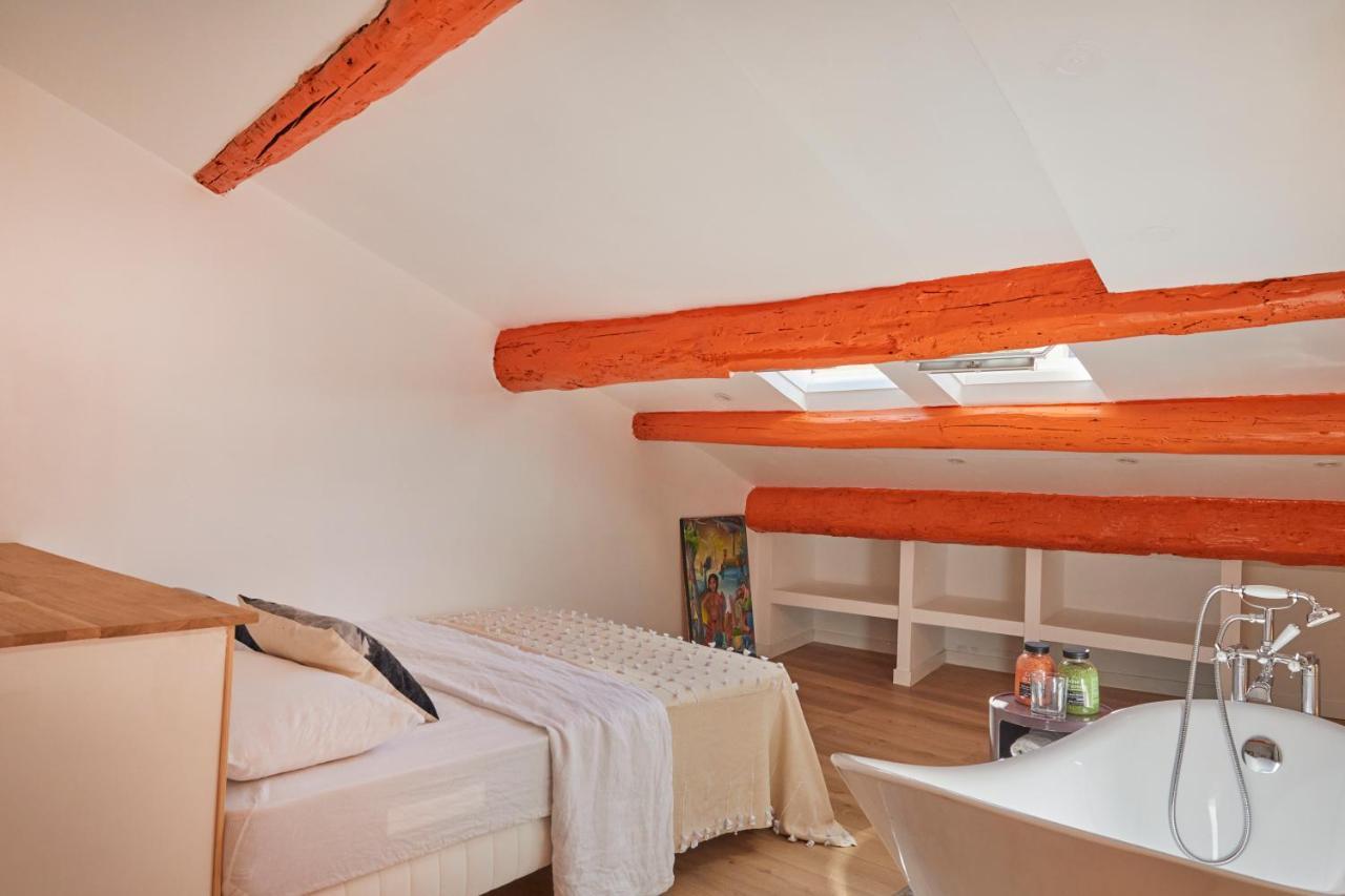 Remarkable Flat In The Historical Part Of Безие Екстериор снимка
