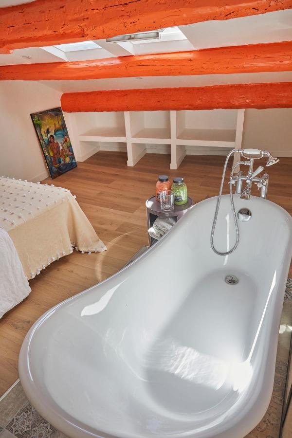 Remarkable Flat In The Historical Part Of Безие Екстериор снимка